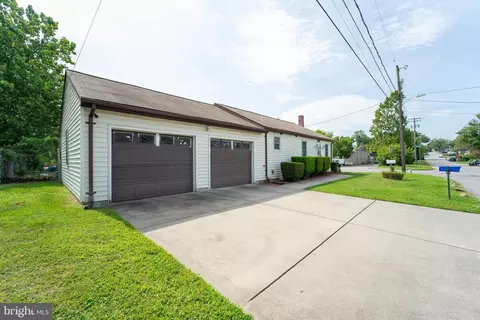 109 Winston Rd, Pasadena, MD 21122 photo 3