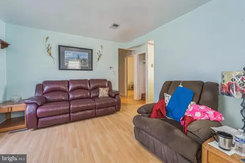 109 Winston Rd, Pasadena, MD 21122 photo 5
