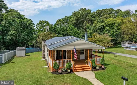 7776 W Shore Rd, Pasadena, MD 21122 photo 3