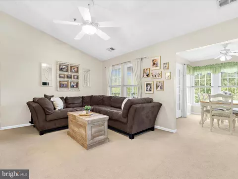 871 Deering Rd #9M, Pasadena, MD 21122 photo 3
