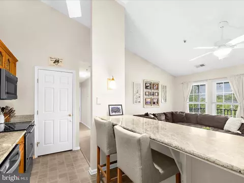871 Deering Rd #9M, Pasadena, MD 21122 photo 10