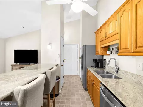 871 Deering Rd #9M, Pasadena, MD 21122 photo 9