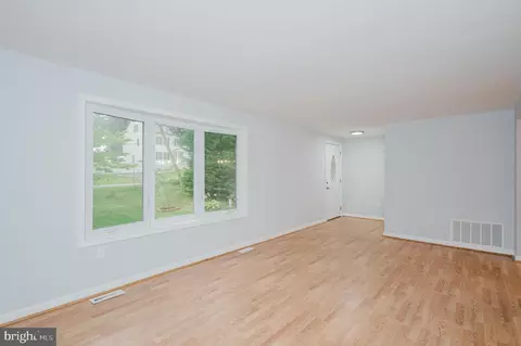 557 Sunset Knoll Rd, Pasadena, MD 21122 photo 13