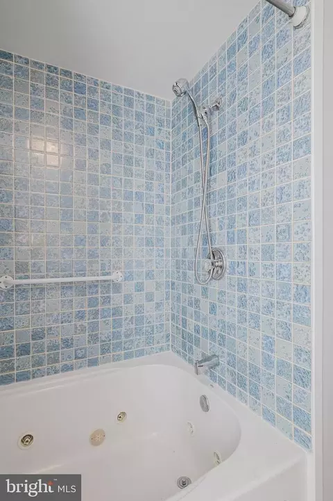 557 Sunset Knoll Rd, Pasadena, MD 21122 photo 25