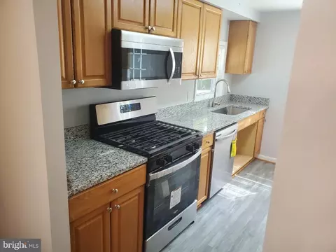 557 Sunset Knoll Rd, Pasadena, MD 21122 photo 11