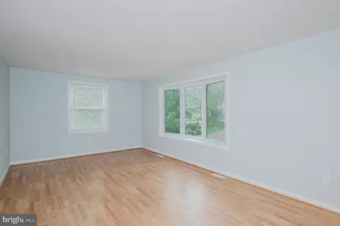557 Sunset Knoll Rd, Pasadena, MD 21122 photo 12