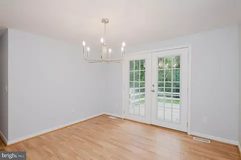 557 Sunset Knoll Rd, Pasadena, MD 21122 photo 17