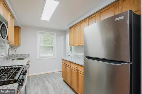557 Sunset Knoll Rd, Pasadena, MD 21122 photo 7
