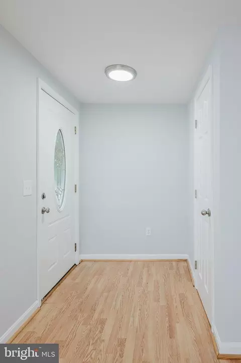 557 Sunset Knoll Rd, Pasadena, MD 21122 photo 3