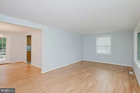 557 Sunset Knoll Rd, Pasadena, MD 21122 photo 14