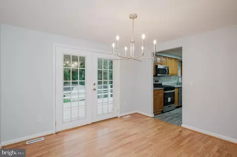 557 Sunset Knoll Rd, Pasadena, MD 21122 photo 5