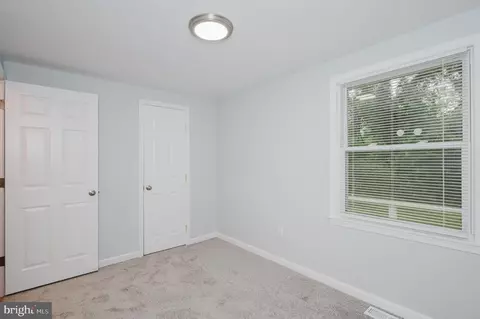 557 Sunset Knoll Rd, Pasadena, MD 21122 photo 24