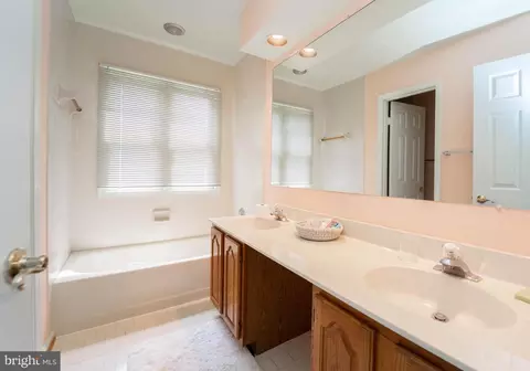 Bath - 1865 Cherry Rd, Annapolis, MD 21409 photo 1 of 2