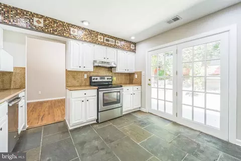 Kitchen - 1410 Ormsby Pl, Crofton, MD 21114 photo 2 of 2