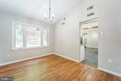 Entry Way - 1410 Ormsby Pl, Crofton, MD 21114 photo 4 of 10