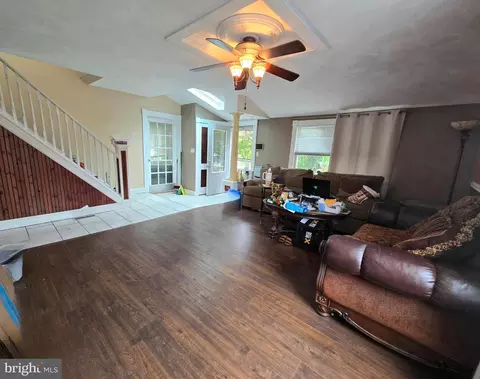 8453 Garden Rd, Pasadena, MD 21122 photo 2