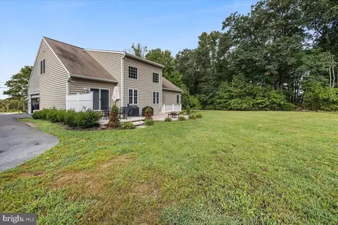 Exterior - 7983 Long Hill Rd, Pasadena, MD 21122 photo 3 of 4