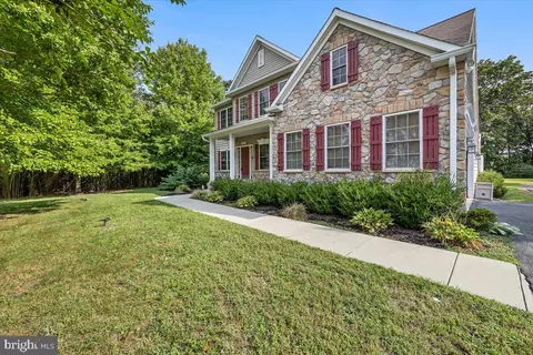 7983 Long Hill Rd, Pasadena, MD 21122