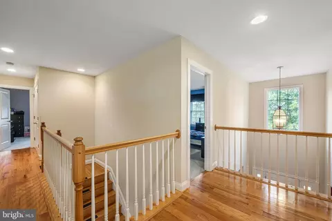 Entry Way - 7983 Long Hill Rd, Pasadena, MD 21122 photo 5 of 5