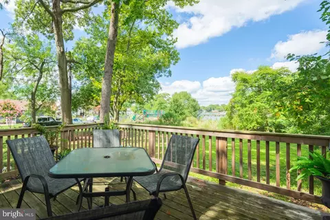 Exterior - 724 Shore Dr, Edgewater, MD 21037 photo 4 of 12