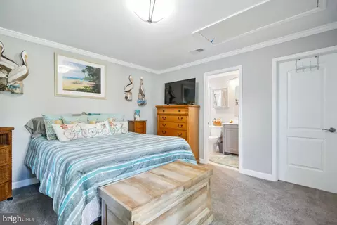 Bedroom - 724 Shore Dr, Edgewater, MD 21037 photo 4 of 5