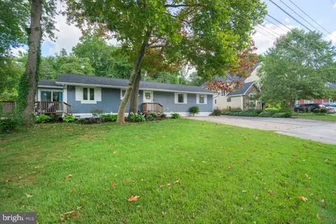 Exterior - 724 Shore Dr, Edgewater, MD 21037 photo 2 of 12