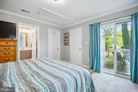 Bedroom - 724 Shore Dr, Edgewater, MD 21037 photo 3 of 5