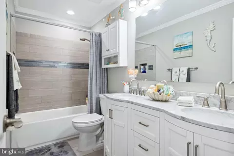 Bath - 724 Shore Dr, Edgewater, MD 21037 photo 5 of 7