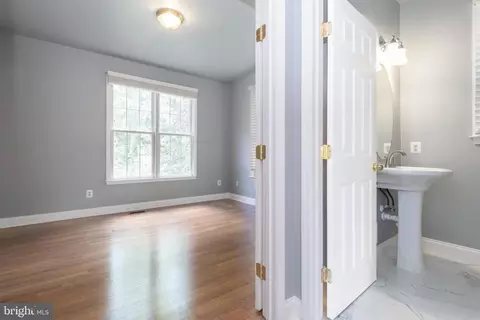 15 Johnson Rd, Pasadena, MD 21122 photo 10