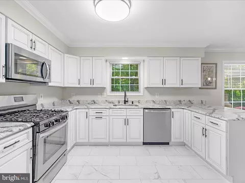 1665 Bay Head Rd, Annapolis, MD 21409