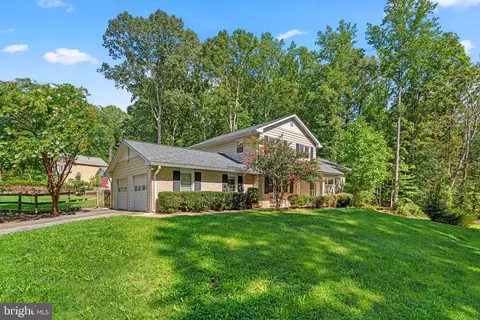 3135 Beards Point Rd, Davidsonville, MD 21035