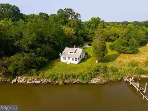 1337 W River Rd, Shady Side, MD 20764