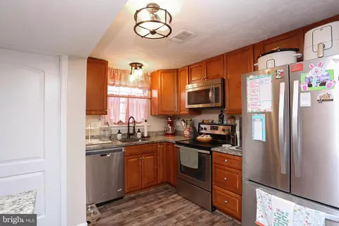 Kitchen - 3566 Brickwall Ln, Pasadena, MD 21122 photo 2 of 2
