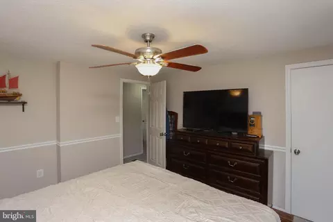 Bedroom - 3566 Brickwall Ln, Pasadena, MD 21122 photo 2 of 5