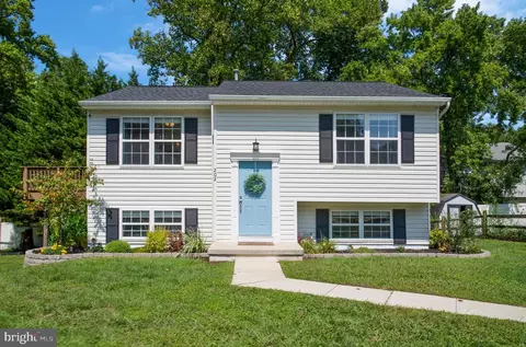 202 Knoll Ct, Pasadena, MD 21122