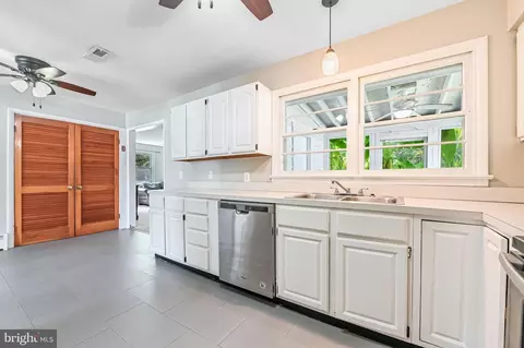 1501 Warfield Rd, Edgewater, MD 21037 photo 8