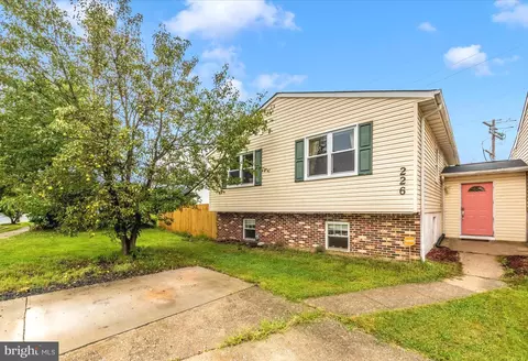226 Highlander Dr, Glen Burnie, MD 21061