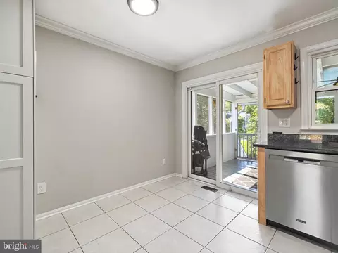 7704 Lake Cir, Pasadena, MD 21122 photo 20