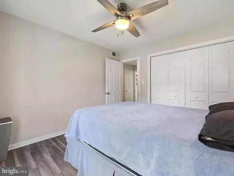 7704 Lake Cir, Pasadena, MD 21122 photo 24