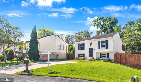 7704 Lake Cir, Pasadena, MD 21122 photo 15