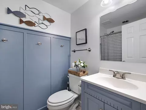 7704 Lake Cir, Pasadena, MD 21122 photo 12