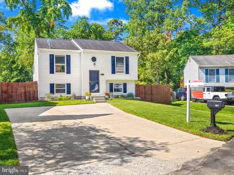 7704 Lake Cir, Pasadena, MD 21122 photo 8