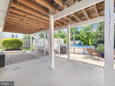 7704 Lake Cir, Pasadena, MD 21122 photo 13