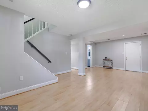 7704 Lake Cir, Pasadena, MD 21122 photo 11