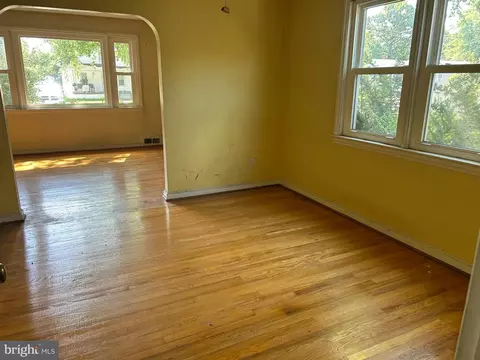 4 Hampton Rd, Linthicum Heights, MD 21090 photo 3