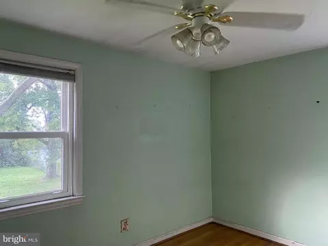 4 Hampton Rd, Linthicum Heights, MD 21090 photo 8