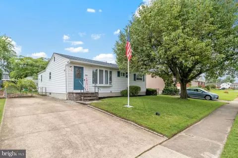 1118 Cedarcliff Dr, Glen Burnie, MD 21060