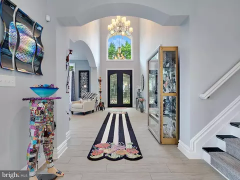Entry Way - 2178 Springdale Rd, Pasadena, MD 21122 photo 2 of 4