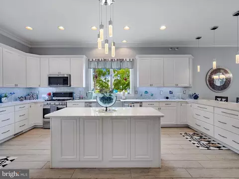 Kitchen - 2178 Springdale Rd, Pasadena, MD 21122 photo 3 of 7