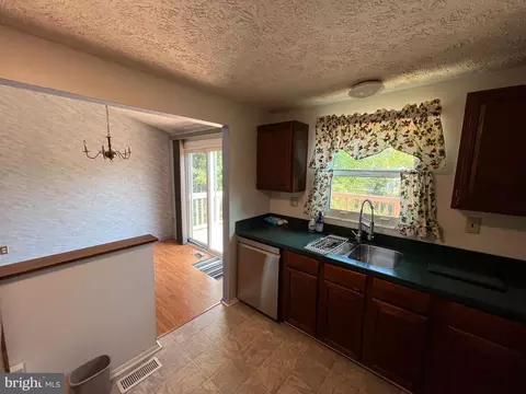 1438 Boulder Ln, Hanover, MD 21076 photo 10